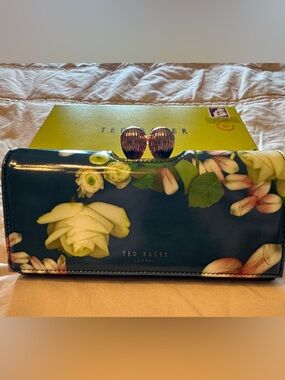 Ted Baker Kensington Floral Patent Clasp Clutch